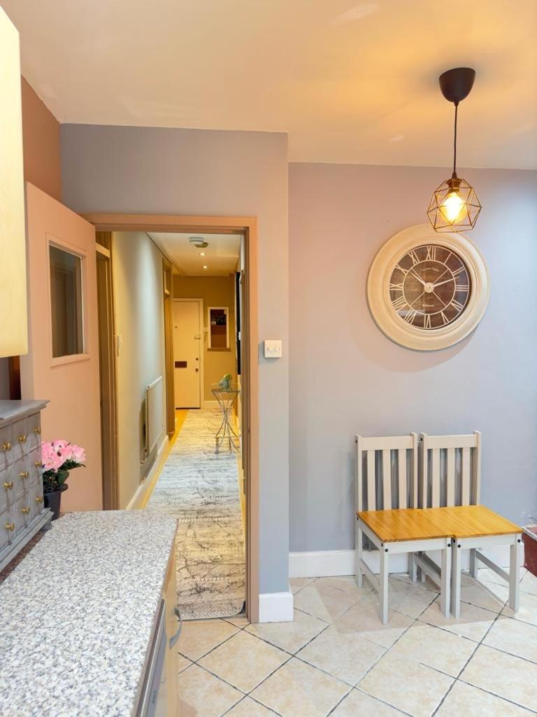 Beautiful Family Apartment Лондон Екстер'єр фото